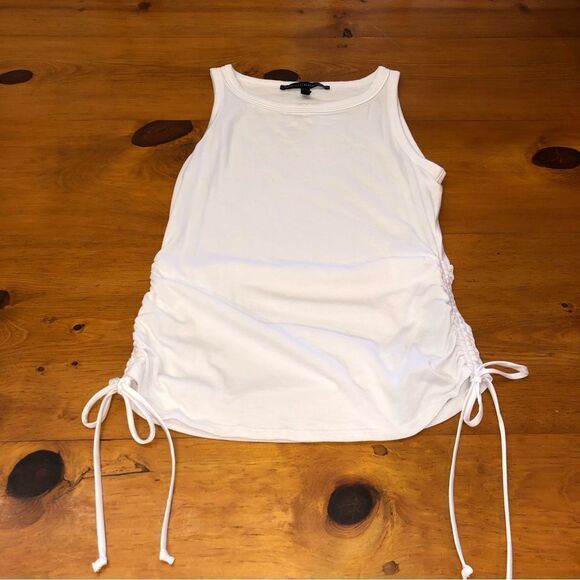 White House Black Mark Side Tie Tank - Picture 9 of 13